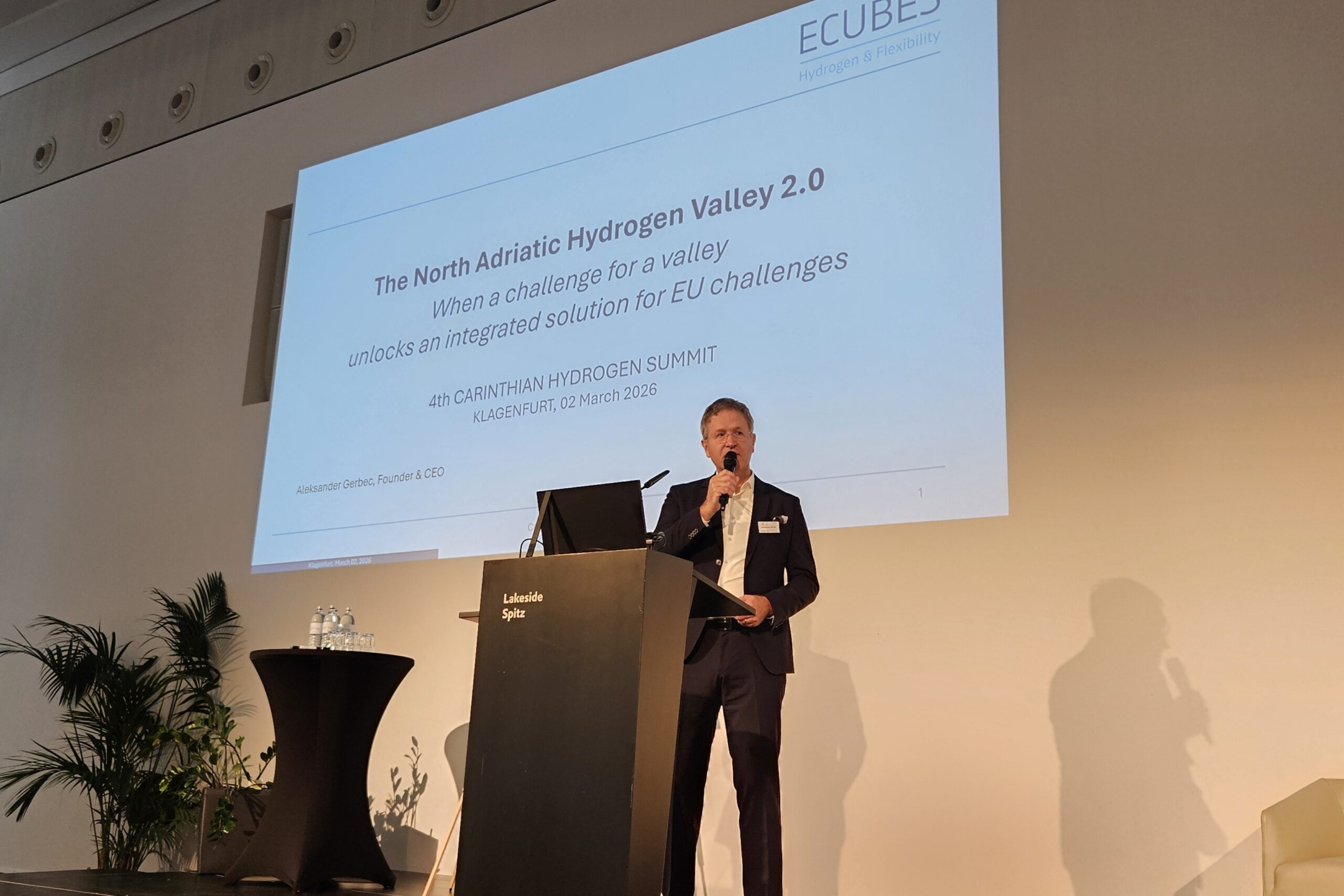 Aleksander Gerbec ECUBES presenting NAHV 2.0 at Carinthian Hydrogen Summit 2026